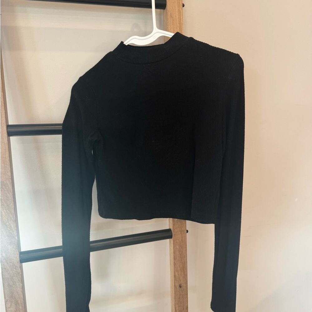 Black Long Sleeve Sweater Crop Top M